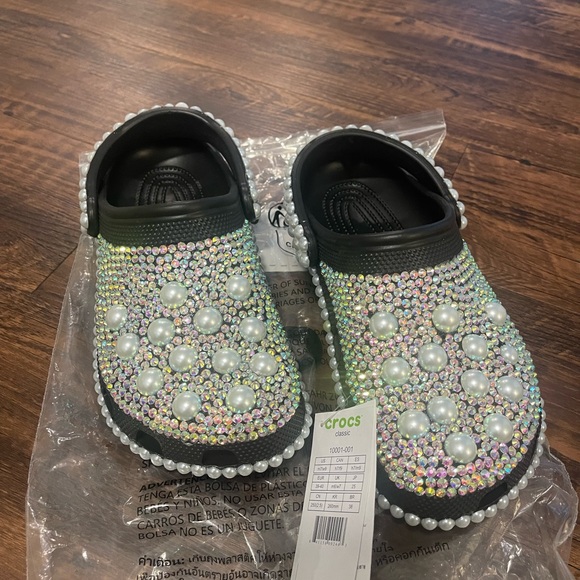 BRAND NEW NEVER WORN BLING CROCS - Picture 7 of 8
